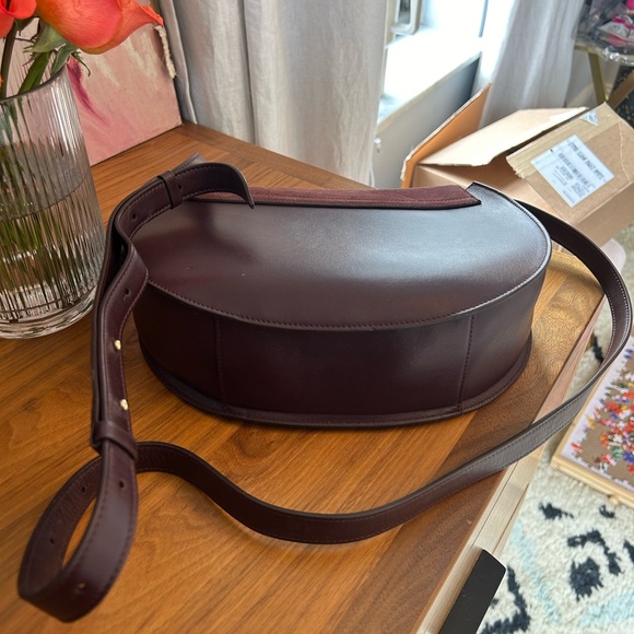 Cuyana Leather & Suede Saddle Crossbody in Burgundy, EXCELLENT CONDITION - Picture 8 of 12